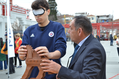 Görme engellilerin yaşadığı zorluklara dikkat çekmek için ‘Empati Parkuru' kuruldu