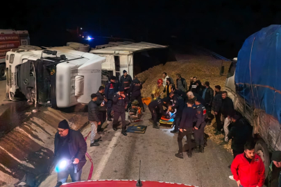Bursa'da TIR devrildi: 1 ölü