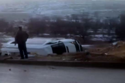 İşçi servisi şarampole devrildi: 10 yaralı