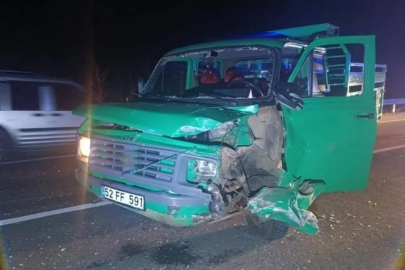 Giresun'da kamyonetle motosiklet çarpıştı: 2 kuzen hayatını kaybetti