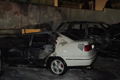 Sarıyer’de otoparktaki 5 otomobil yandı