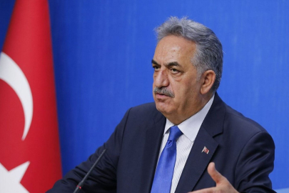 AKP’nin sıklaşan Anayasa çağrısına Hayati Yazıcı da katıldı: Darbeciler değil, millet