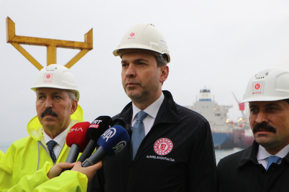Bakan Bayraktar’dan enerji müjdesi: Günlük 200 milyon metreküp doğal gaz gemilerle gelecek