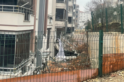 İstinat duvarı çöktü: 4 daire, 3 araç hasar gördü