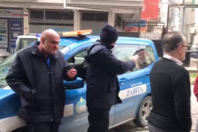 Avcılar'da kaldırıma park edilen aracın fotoğrafını çeken zabıtaya yumruklu saldırı