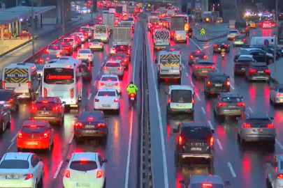 İstanbul'un trafik çilesi: Yoğunluk yüzde 90
