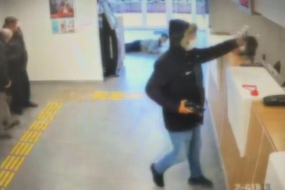 Fatih'teki banka soygunu kameradan ortaya çıktı