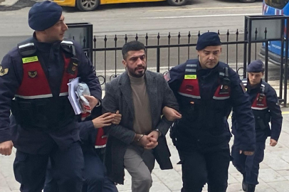 Arkadaşını delik deşik etti: Çıkarıldığı mahkemece tutuklandı