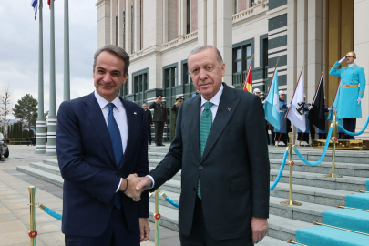 Erdoğan, Yunanistan Başbakanı Miçotakis ile görüştü