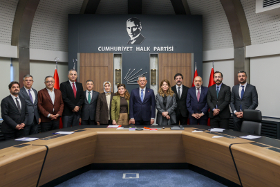 Özgür Özel Diyarbakır Kent Koruma ve Dayanışma Platformu temsilcileri ile görüştü