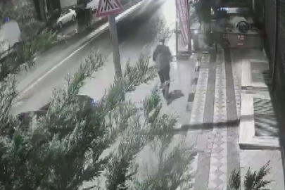 Eşini çocuklarının gözü önünde bıçaklayarak öldürdü