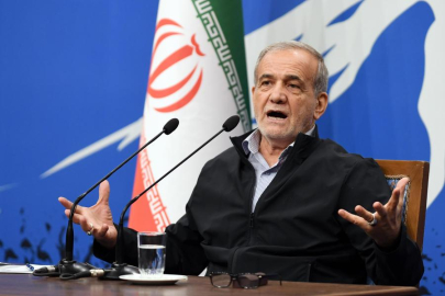 Pezeşkiyan'dan, Trump‘ın eleştirisine karşı Papa’ya destek mesajı