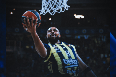 Fenerbahçe Beko liderliği bırakmadı: Partizan’ı nefes kesen maçta 81-78 devirdi