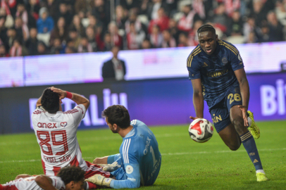 Antalyaspor ile Fenerbahçe’den nefes kesen beraberlik: 2-2