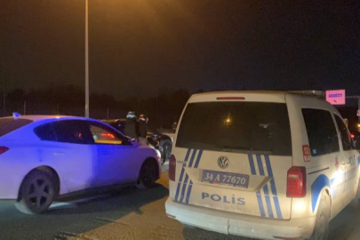 Küçükçekmece'de zincirleme kaza: 3 araca ve bariyerlere çarptı