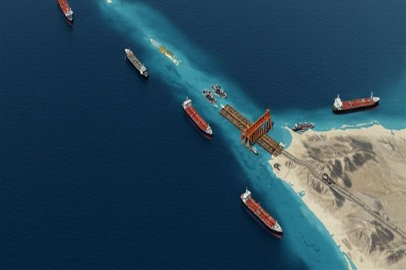 İran, Hürmüz Boğazı'ndan geçen 10 tankeri vurdu