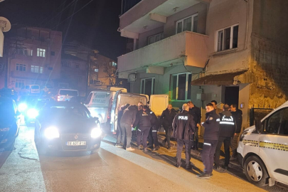 Vatandaşları 300 milyon lira dolandırdığı ileri sürülen emlakçı, evinde ölü bulundu