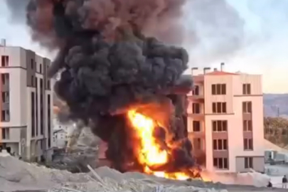 Hatay'da inşaat malzemelerinin bulunduğu alanda yangın