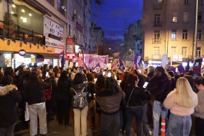 Beyoğlu'nda 24'üncü feminist gece yürüyüşü düzenlendi