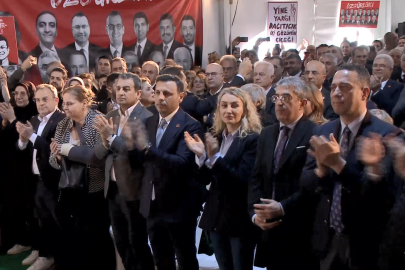 Özgür Özel: Cumhuriyet tarihinde ilk kez grup toplantımızı cezaevinin yanı başında yapıyoruz