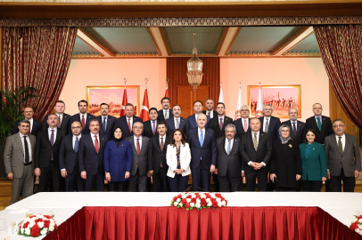 Kurtulmuş, Terörsüz Türkiye komisyonu üyeleriyle iftarda bir araya geldi