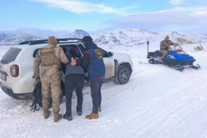 12 yıl 8 ay cezalı firari, kar motoruyla takip sonrası yakalandı