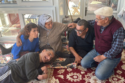 71 ve 72 yaşındaki çift, 52 yıldır engelli 3 çocuklarına bakıyor