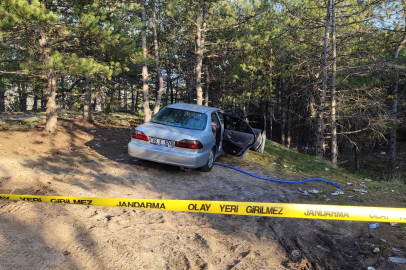 Park halindeki otomobilde ölü bulundu