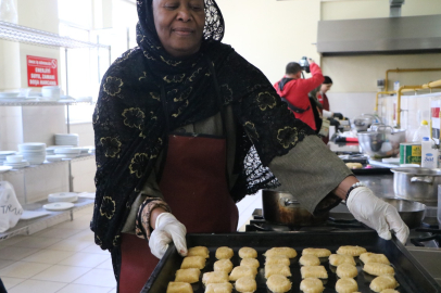 Bolu’da kardeşlik sofrası; 5 ülkenin bayram tatlıları aynı mutfakta