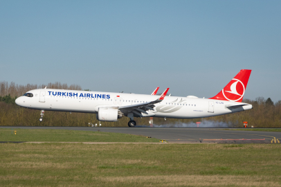 THY, Londra Stansted uçuslarına başladı