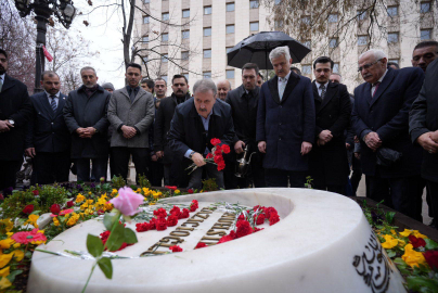 Mustafa Destici'den Muhsin Yazıcıoğlu’nun kabrine ziyaret