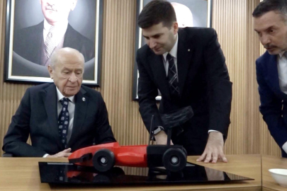 Bahçeli, Ülkü Ocakları'nın yarış arabalarına 'Göktay' ismini verdi