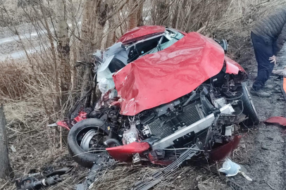 Erzurum'da otomobil şarampole uçtu: 2 ölü, 5 yaralı