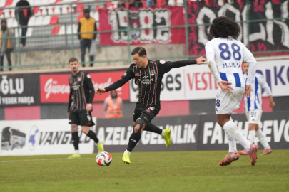 Van Spor FK sahasında Sarıyerspor ile golsüz berabere kaldı