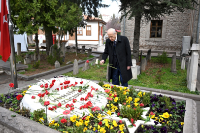 Devlet Bahçeli'den şaşırtan ziyaret: Muhsin Yazıcıoğlu'nun kabrine gitti