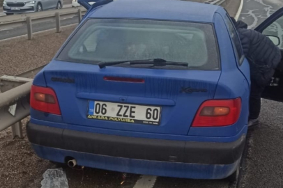 El freni çekilmediği için hareket eden otomobile, başka otomobil çarptı: 1 ölü, 3 yaralı