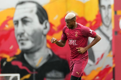 Galatasaray'ın futbolcusu Osimhen ameliyat oluyor