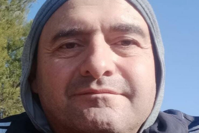 Kayıp dağcı, çukur kazıp geceyi içinde geçirmiş