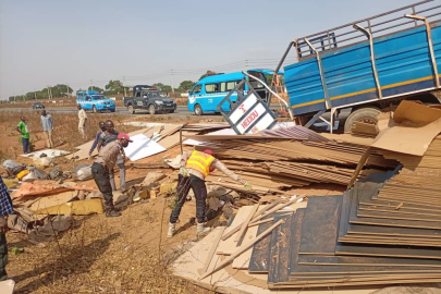 Nijerya'da yolcu taşıyan kamyon devrildi: 10 ölü, 20 yaralı