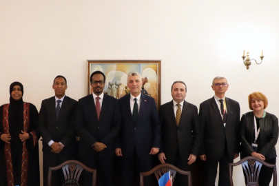 Bakan Bolat, Somalili mevkidaşı Hassan ile bir araya geldi