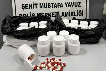 İzmir'de 1085 adet ecza hap ele geçirildi: 2 tutuklama