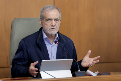 Pezeşkiyan'dan Körfez ülkelerine: Düşmanlarımız savaşı topraklarınızda yürütmesin