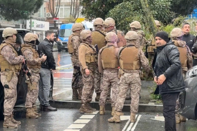 Beşiktaş'ta silahlı banka soygunu girişimi; güvenliğin boğazına bıçak dayayıp silahını aldı