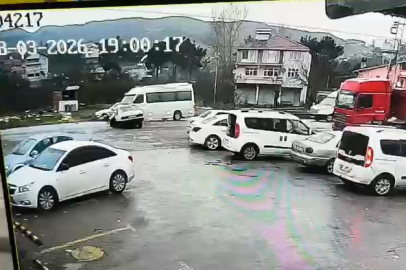 İşçi servisiyle çarpışan otomobilin sürücüsü öldü