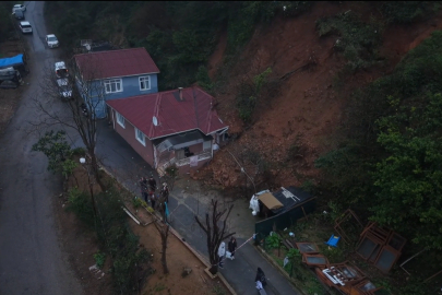 İstanbul'da toprak kayması: Tek katlı evde hasar oluştu