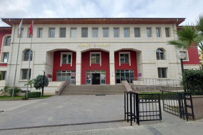 Boşanma aşamasındaki eşinin ailesinin evini bastı; 4 ölü