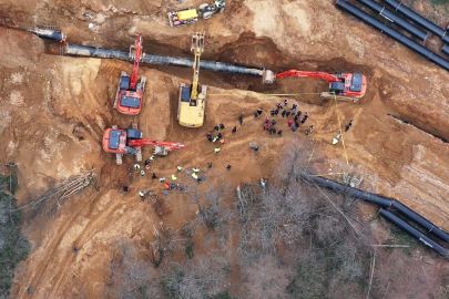 Doğal gaz çalışması sırasında göçük: 2 işçi toprak altında kaldı