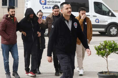 Kazada ölen kızının cenazesini, gözyaşları arasında aldı