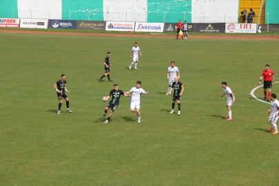 12 Bingölspor, Türk Metal 1963 Spor’u 4-0 mağlup ederek 2’nci Lig'e yükseldi