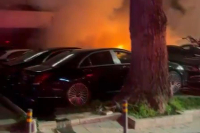 Beşiktaş'ta araç kiralama şirketinde yangın; 15 lüks araç yandı